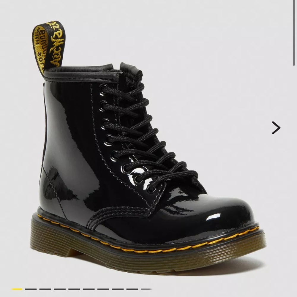 Dr. Martens TODDLER 1460 PATENT LEATHER LACE UP BOOTS - Picture 2 of 11